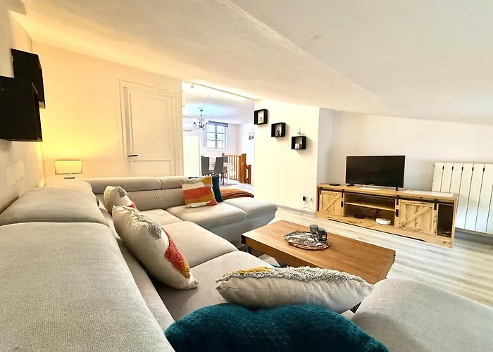 La Comtale Apartment *